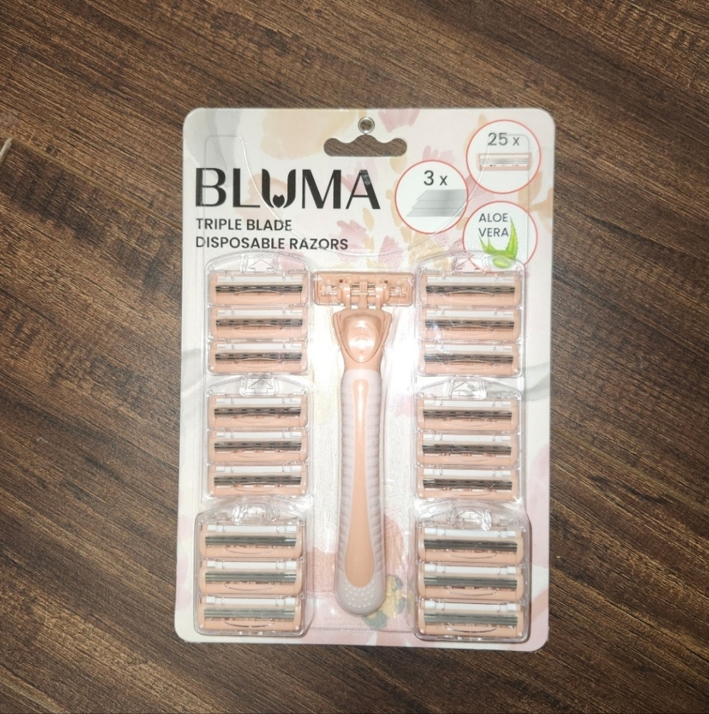Pink Triple Blade Disposable Razors